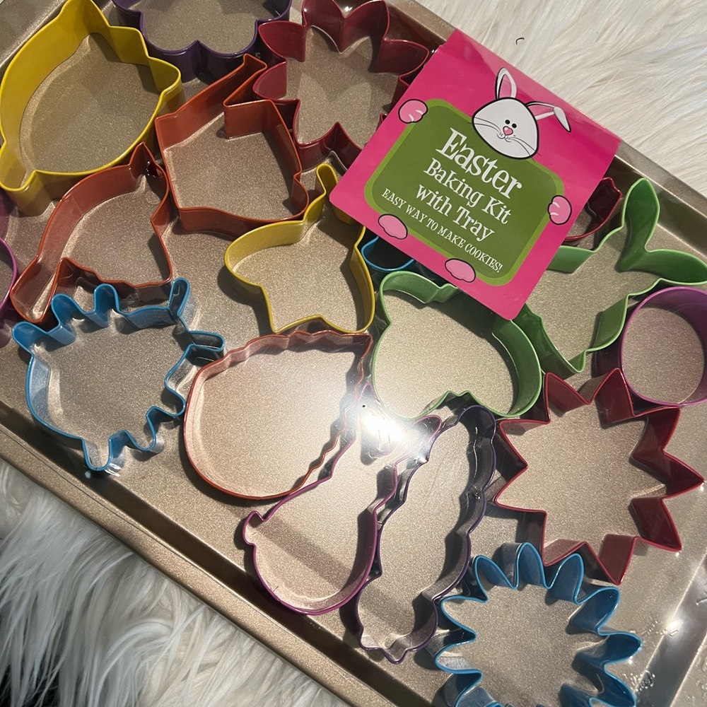 Easter‎ cookie cutters and tray